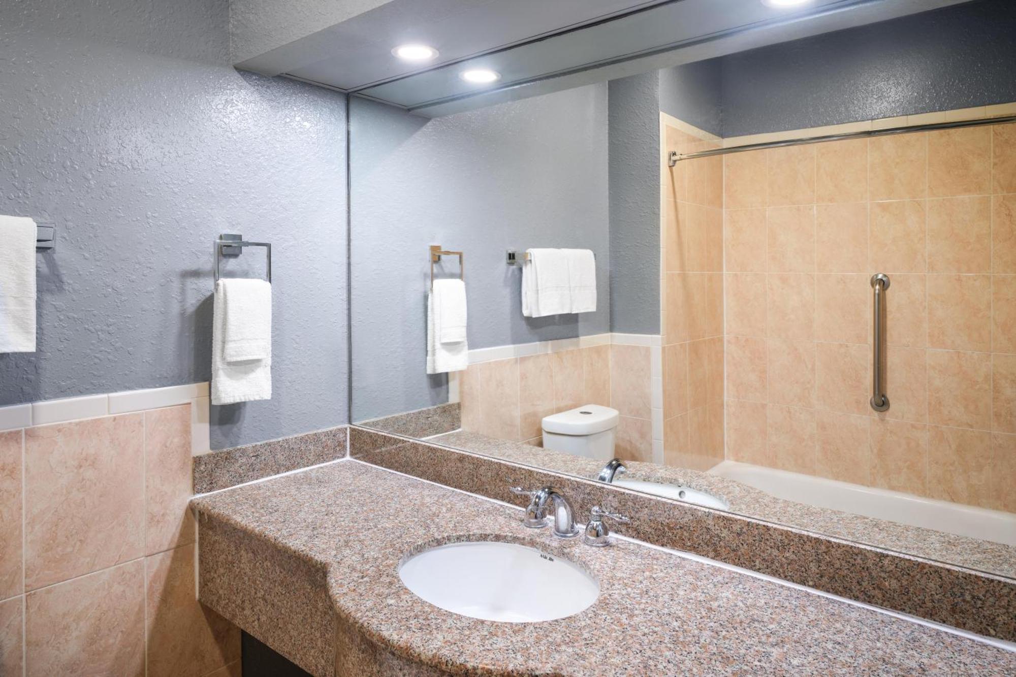Hotel Melrose @ Seabrook, Bw Signature Collection By Western